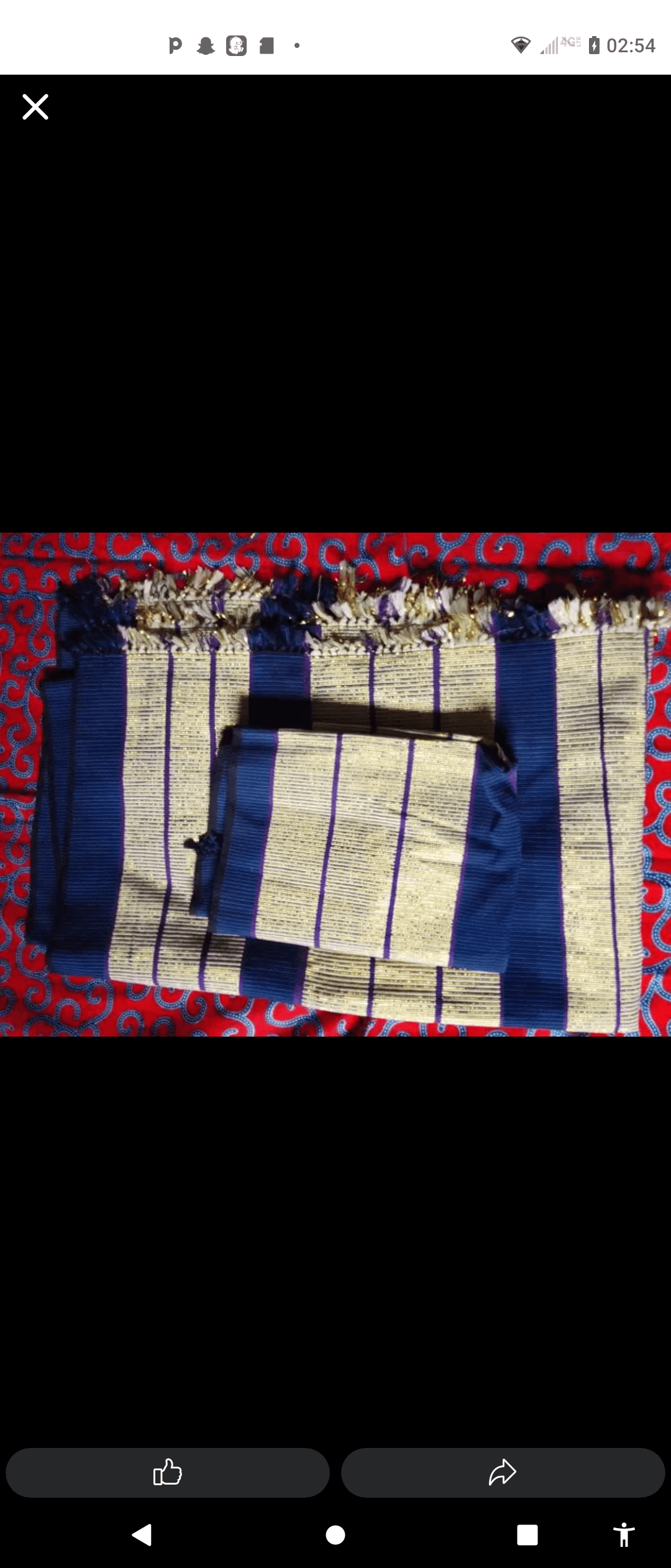Couverture traditionnelle tissée bleu et beige