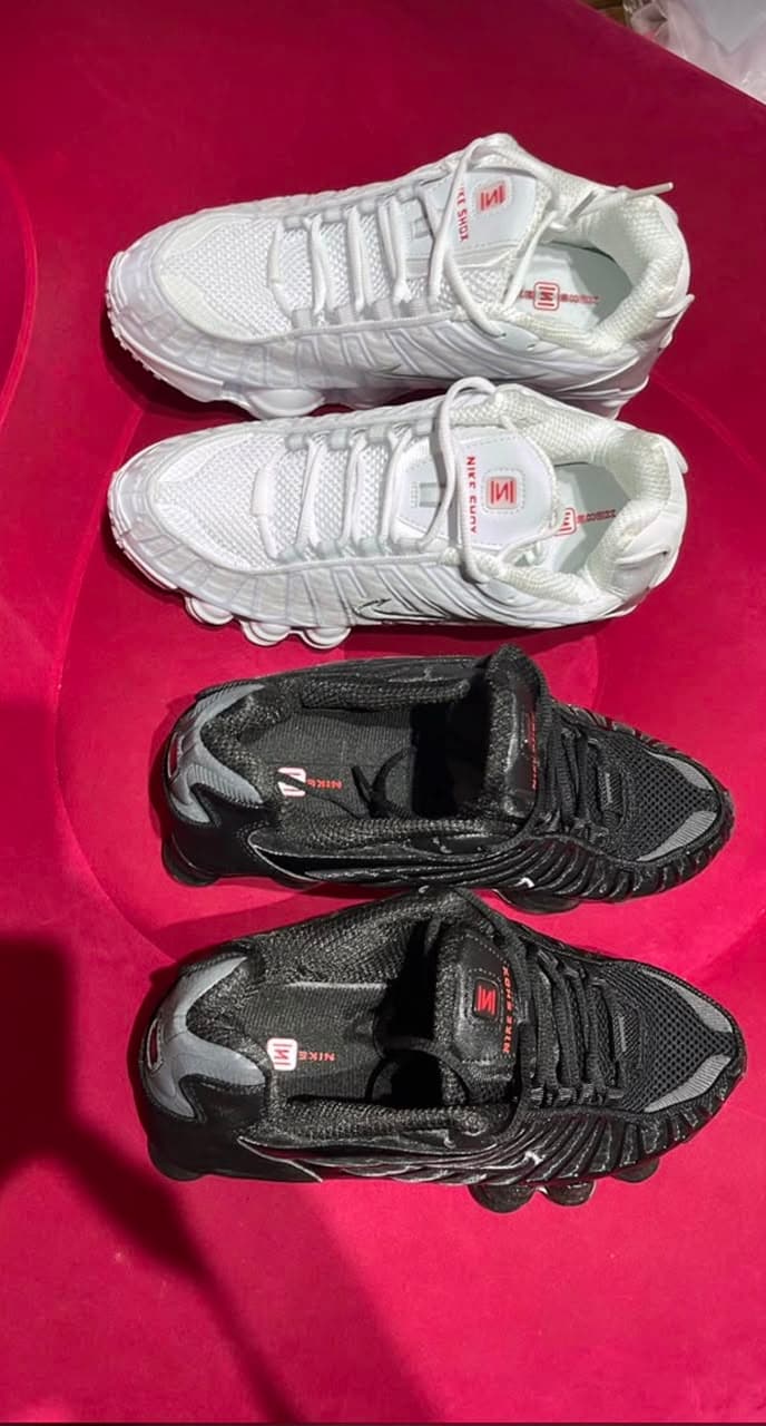 Chaussures de sport enfant noires - Baskets dynamiques