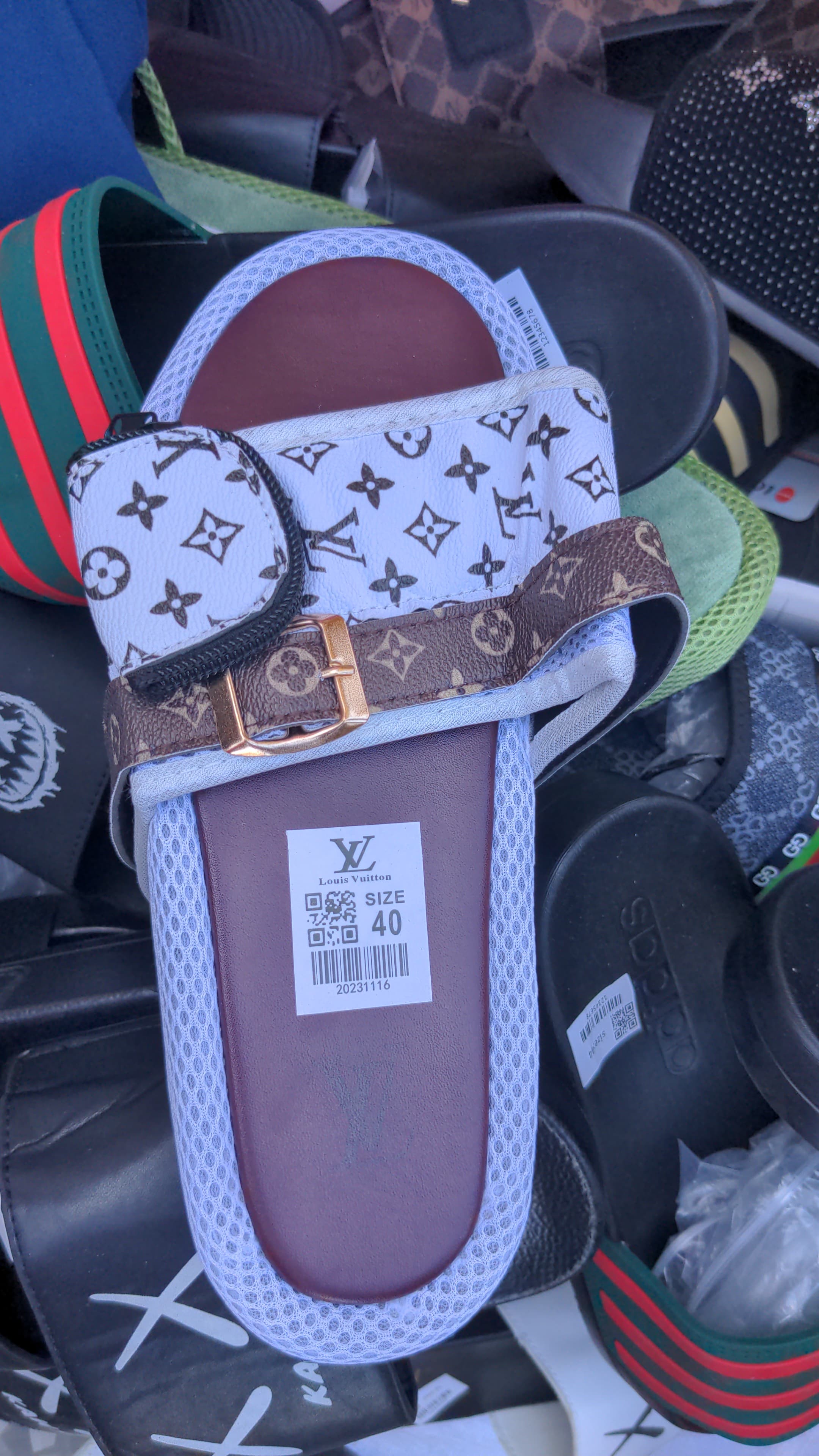 Chaussons Louis Vuitton Taille 40 - Neuf